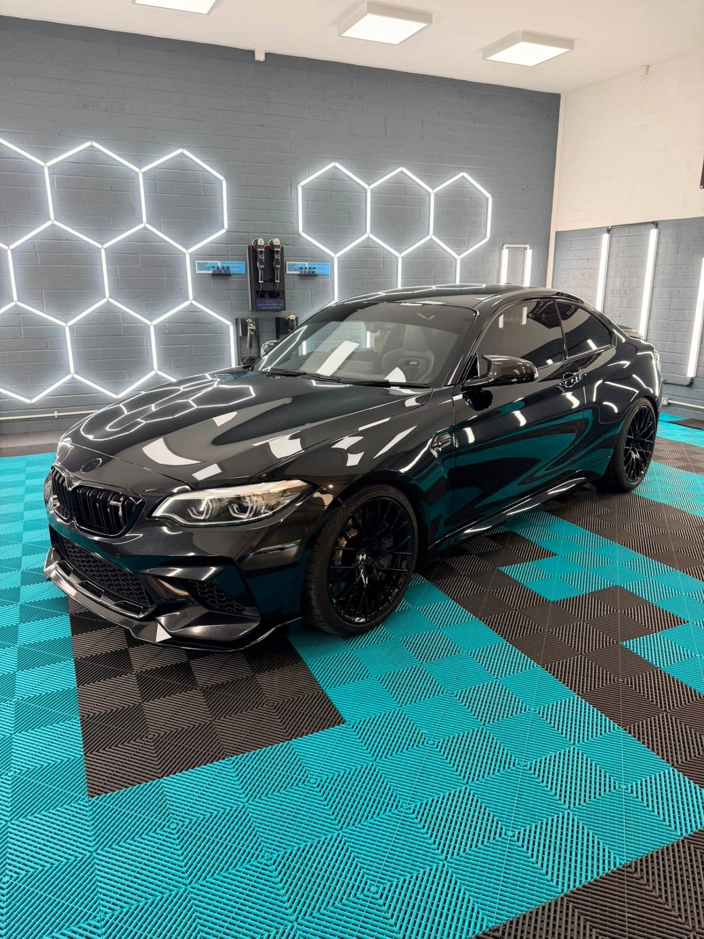 BMW M2 Competition gloss black detail
